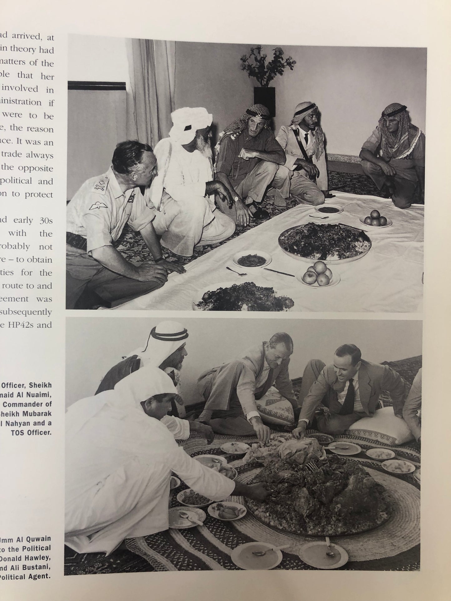 كتاب مصور The UAE vision of change : المصور نور علي راشد