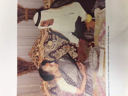 كتاب مصور The UAE vision of change : المصور نور علي راشد